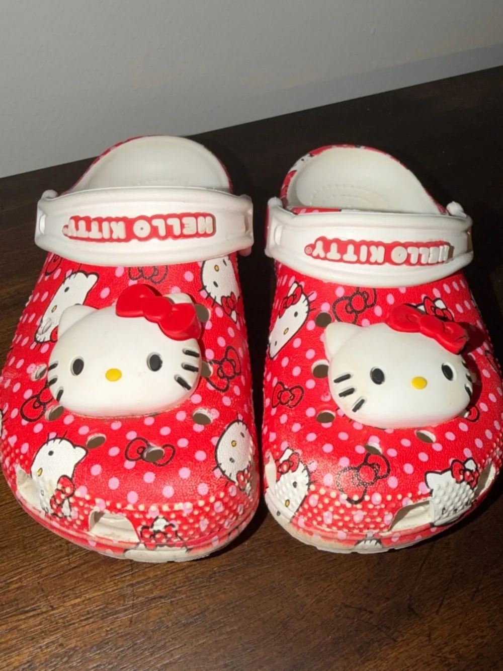 Crocs Hello Kitty Kids Children's C9 Clog Size 9 Red White